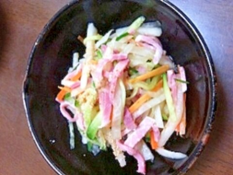 野菜たっぷり♪マヨ＆ごま和えハムサラダ